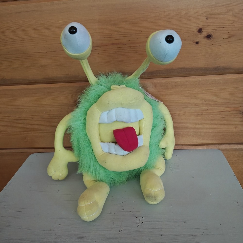 Vintage Y2K Fiesta Bugged Eyed Monster Stalk Eye Plush Green Very Rare HTF E51